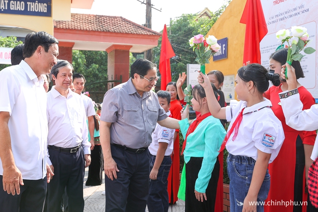 thu tuong khong de bat cu hoc sinh nao khong duoc toi truong khong co sach giao khoa1 thu tuong khong de bat cu hoc sinh nao khong duoc toi truong khong co sach giao khoa1