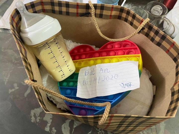 chia se day xot xa cua btv son lam ve be trai 2 tuoi bi bo roi o ha noi2 chia se day xot xa cua btv son lam ve be trai 2 tuoi bi bo roi o ha noi2