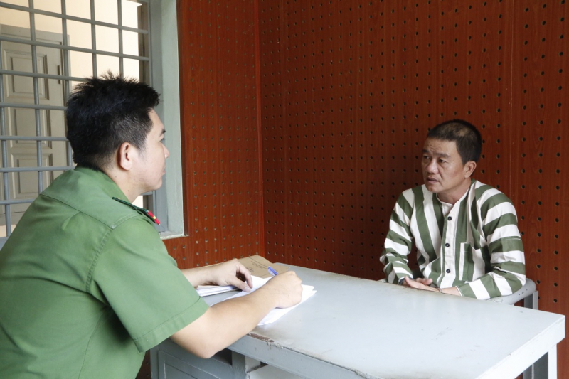bat doi tuong buon ban ma tuy o binh duong thu giu 4 khau sung va 88 vien dan bat doi tuong buon ban ma tuy o binh duong thu giu 4 khau sung va 88 vien dan