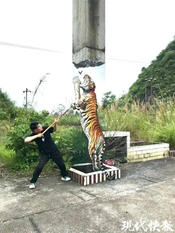 tram tro truoc nhung buc tranh danh lua thi giac cua chang hoa si 33 tuoi