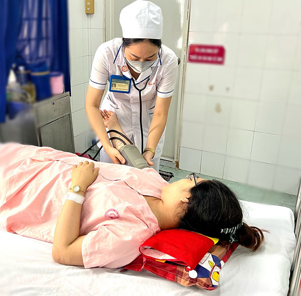 tin tuc doi song ngay 2510 nguoi dan ong co khoi u tuyen tien liet lon gap 12 lan binh thuong2 tin tuc doi song ngay 2510 nguoi dan ong co khoi u tuyen tien liet lon gap 12 lan binh thuong2