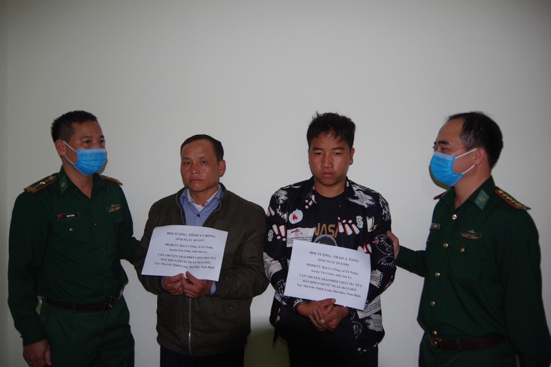 bat qua tang hai anh em ruot van chuyen 12000 vien ma tuy tong hop bat qua tang hai anh em ruot van chuyen 12000 vien ma tuy tong hop