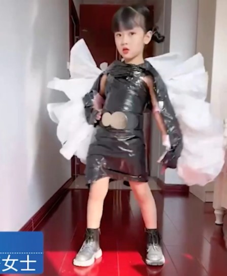 ba me ho bien tui nhua tai che thanh trang phuc tuyet dep cho con gai2 ba me ho bien tui nhua tai che thanh trang phuc tuyet dep cho con gai2