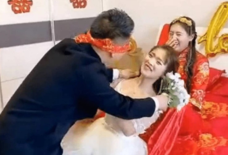 chu re hon nham phu dau trong ngay cuoi ai nay ngo ngang khi thay thai do cua co dau