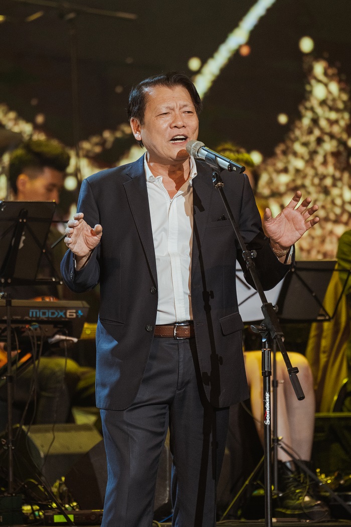 nsut to nga oa khoc vi hanh phuc tren san khau ky niem 30 nam hat2 nsut to nga oa khoc vi hanh phuc tren san khau ky niem 30 nam hat2