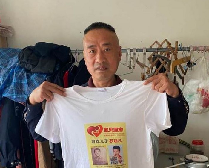doi vo chong 19 nam lan loi khap noi tim con trai mat tich bi an doi vo chong 19 nam lan loi khap noi tim con trai mat tich bi an