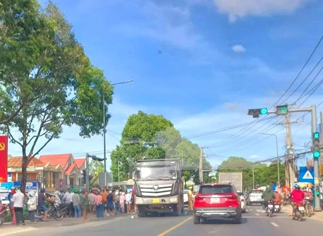 dong nai xe tai ben va cham xe dap hai anh em thuong vong dong nai xe tai ben va cham xe dap hai anh em thuong vong