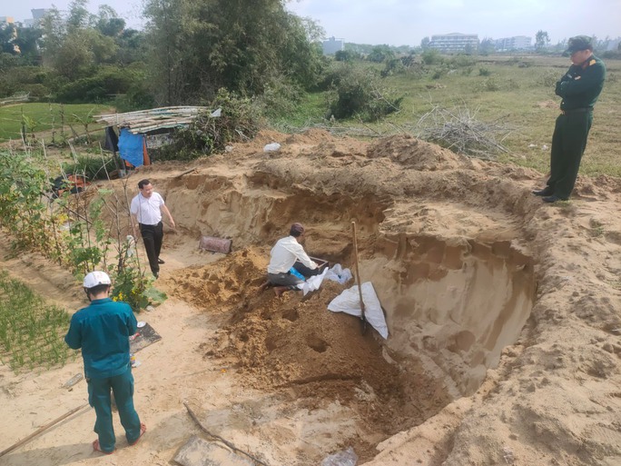 da nang phat hien bo xuong nguoi khi dao dat trong rau da nang phat hien bo xuong nguoi khi dao dat trong rau