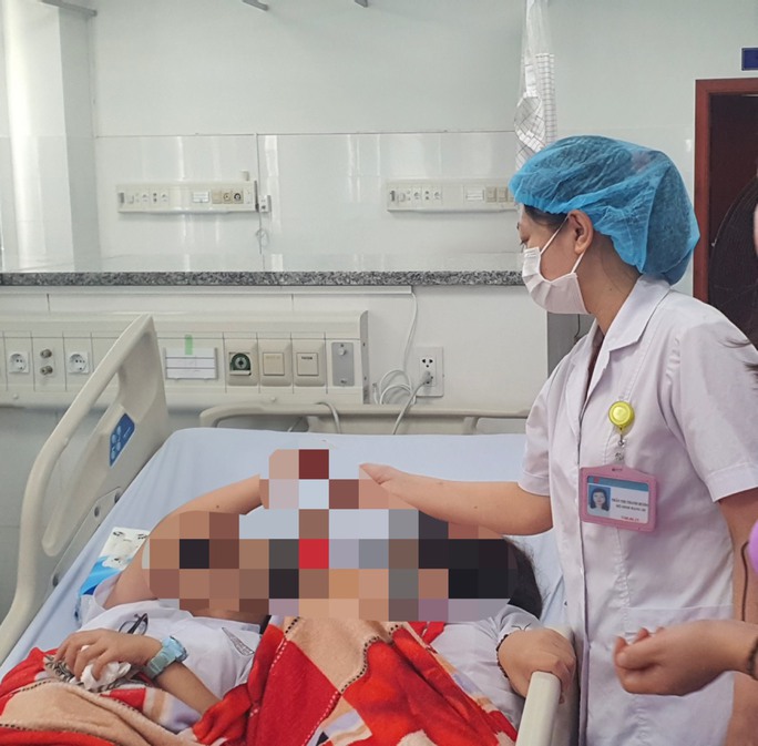 gan 20 hoc sinh nhap vien sau khi an ga ran tra sua lien hoan cuoi nam gan 20 hoc sinh nhap vien sau khi an ga ran tra sua lien hoan cuoi nam