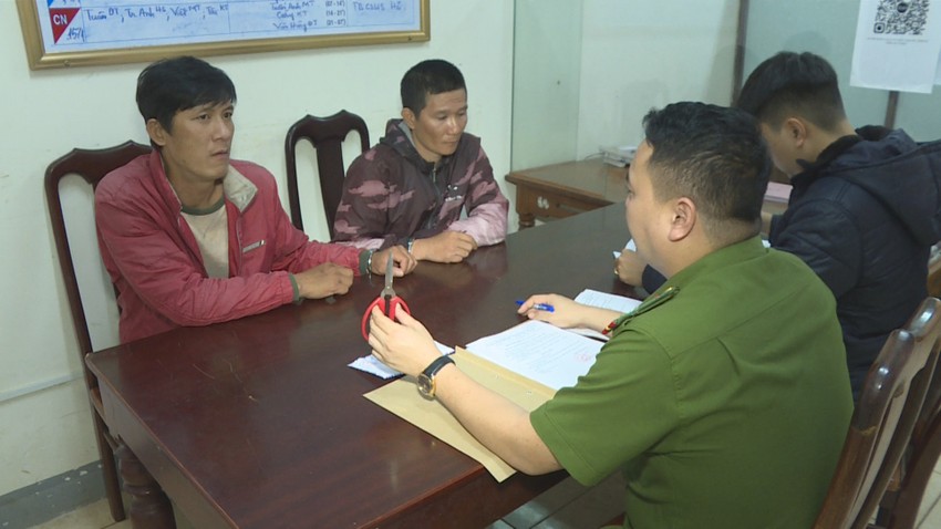 dak lak tam giu hinh su 2 doi tuong gia danh cong an de cuop tai san dak lak tam giu hinh su 2 doi tuong gia danh cong an de cuop tai san