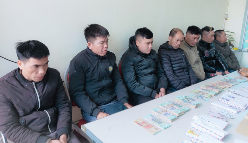 bat qua tang 7 con bac dang say sua sat phat thu giu hon 200 trieu dong bat qua tang 7 con bac dang say sua sat phat thu giu hon 200 trieu dong