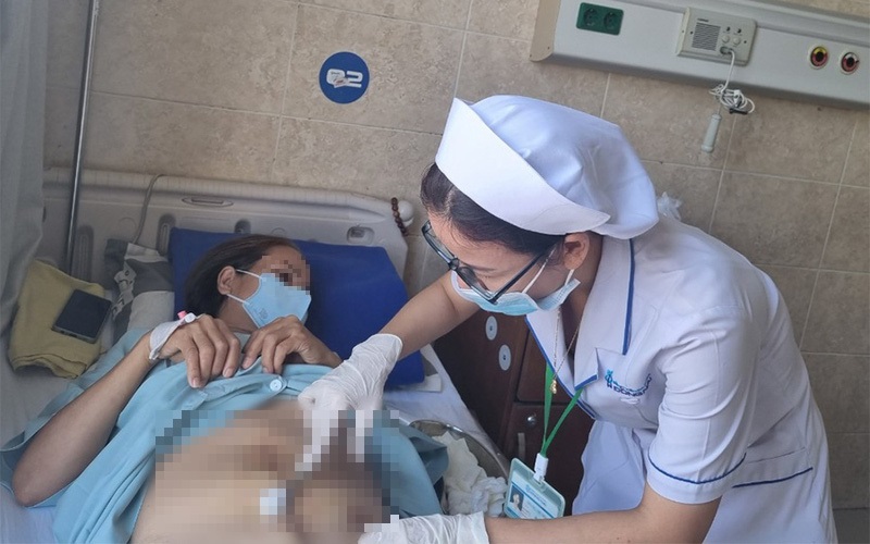 tin tuc doi song ngay 202 nguoi phu nu sung ne ban chan sau khi dap la chua gay xuong3 tin tuc doi song ngay 202 nguoi phu nu sung ne ban chan sau khi dap la chua gay xuong3