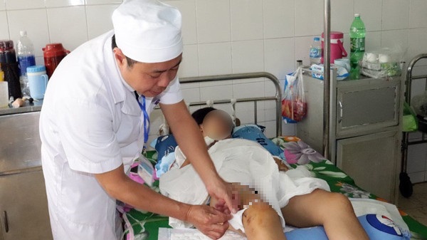 tin tuc doi song ngay 13 mo dong dinh 2 chan cung luc cho be 15 tuoi bi tai nan nghiem trong tin tuc doi song ngay 13 mo dong dinh 2 chan cung luc cho be 15 tuoi bi tai nan nghiem trong
