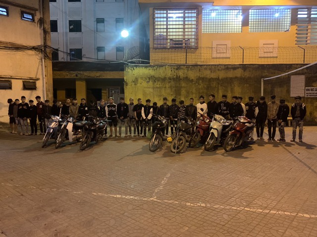 vinh phuc trieu tap hon 100 thanh thieu nien mang hung khi di giai quyet mau thuan vinh phuc trieu tap hon 100 thanh thieu nien mang hung khi di giai quyet mau thuan