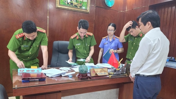 da nang khai tru dang chu tich va pho chu tich ubnd quan cam le da nang khai tru dang chu tich va pho chu tich ubnd quan cam le