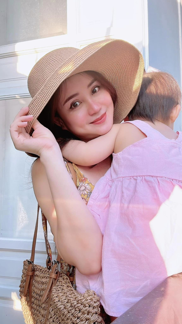 choang ngop truoc loat co ngoi bac ty cua ca si vy oanh8 choang ngop truoc loat co ngoi bac ty cua ca si vy oanh8