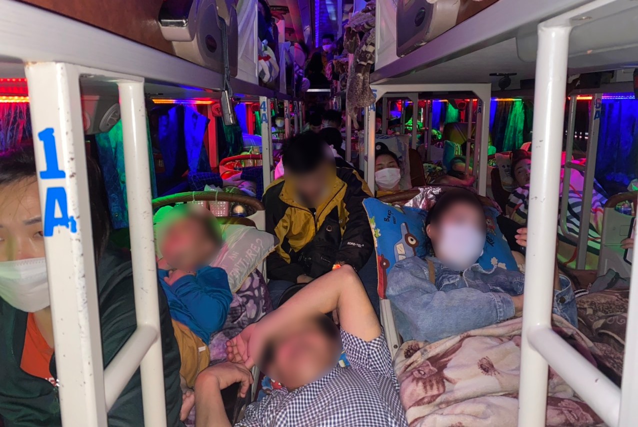 ha noi phat hien hang loat xe nhoi nhet khach chat cung truoc ky nghi le ha noi phat hien hang loat xe nhoi nhet khach chat cung truoc ky nghi le