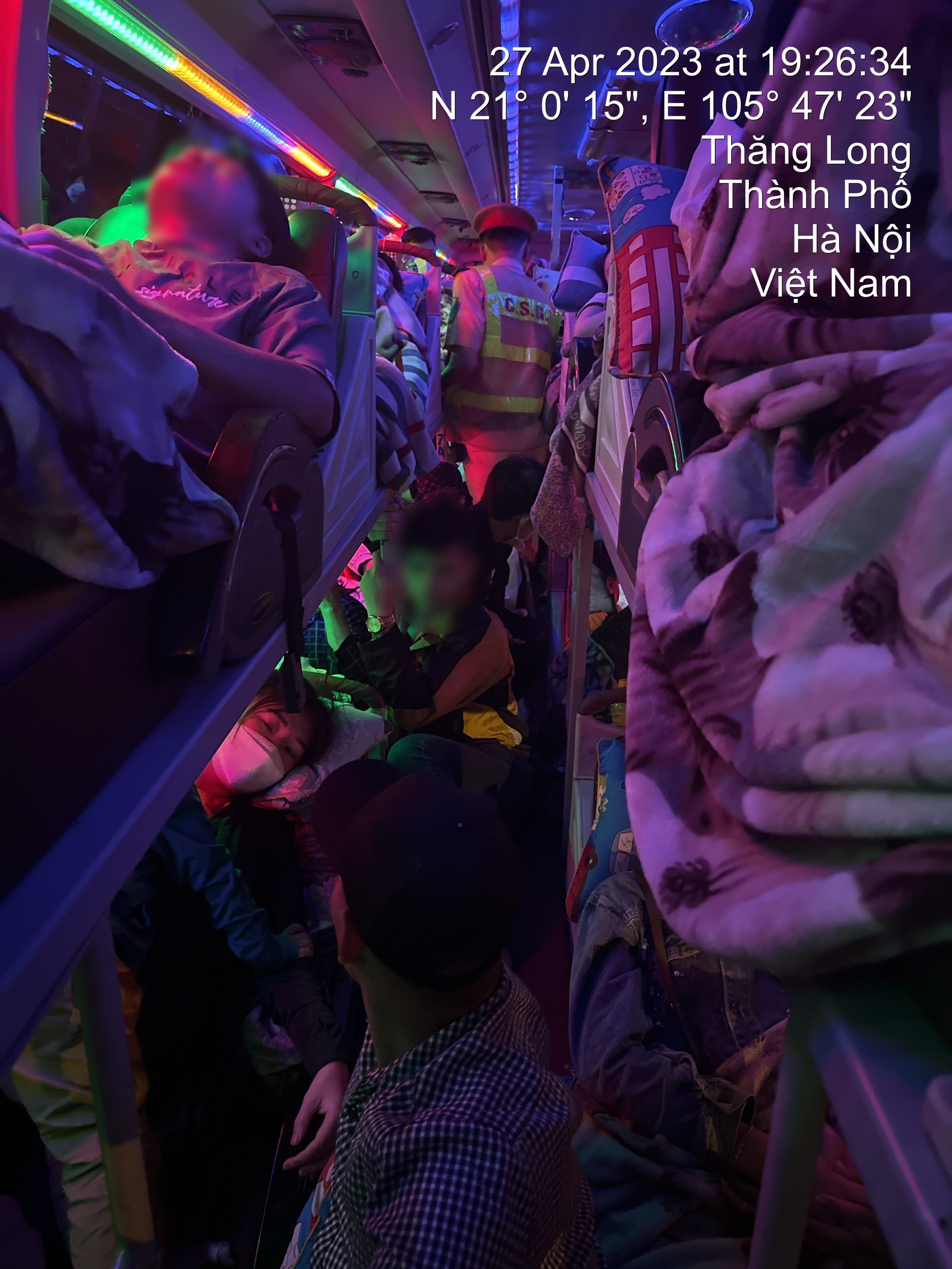 ha noi phat hien hang loat xe nhoi nhet khach chat cung truoc ky nghi le1 ha noi phat hien hang loat xe nhoi nhet khach chat cung truoc ky nghi le1