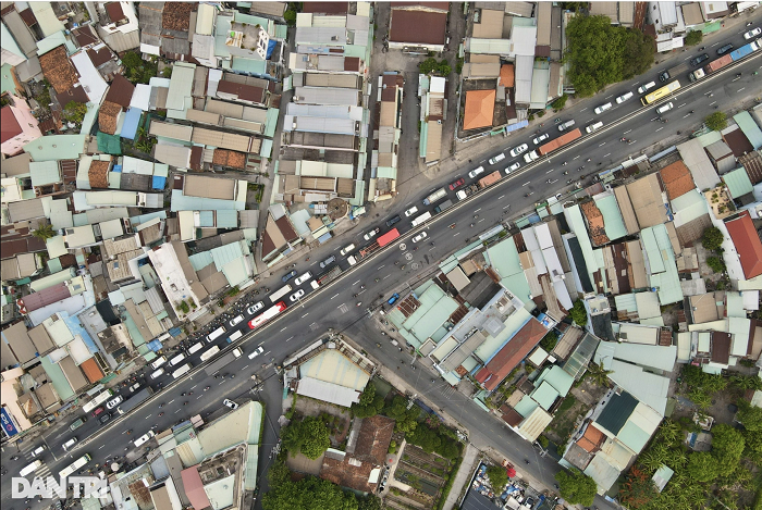 nguoi dan ve que nghi le 304 15 nhieu noi o ha noi va tphcm un tac keo dai1