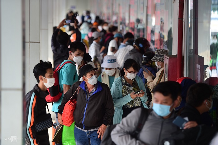 nguoi dan ve que nghi le 304 15 nhieu noi o ha noi va tphcm un tac keo dai7