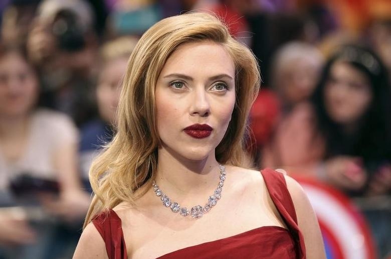 scarlett johansson suy sup khi mat vai nu chinh trong gravity scarlett johansson suy sup khi mat vai nu chinh trong gravity