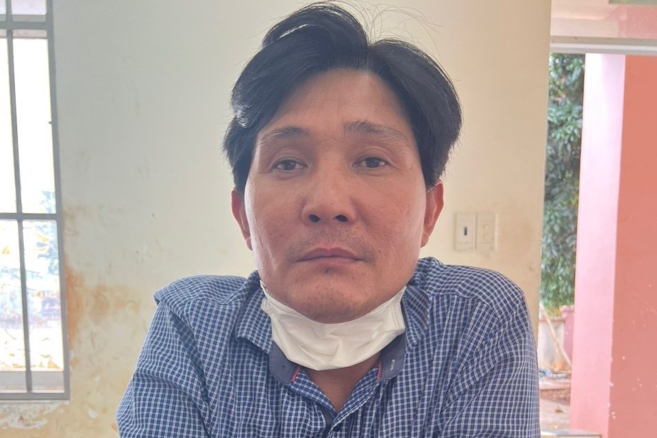 nguoi phu nu ban mi quang bi khach danh bam tim mat1