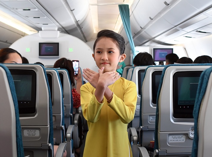 chuyen bay dac biet cua vietnam airlines voi phi hanh doan nhi8 chuyen bay dac biet cua vietnam airlines voi phi hanh doan nhi8