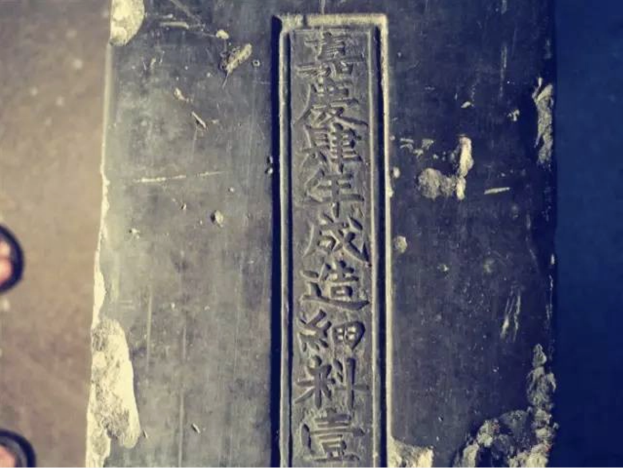 vi sao gach lat san trong tu cam thanh dat hon ca vang1 vi sao gach lat san trong tu cam thanh dat hon ca vang1
