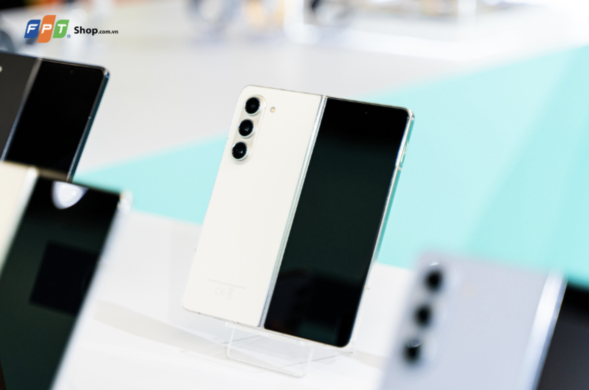 fpt shop tung uu dai hap dan cho khach hang dat truoc sieu pham samsung galaxy z fold5 va z flip5 fpt shop tung uu dai hap dan cho khach hang dat truoc sieu pham samsung galaxy z fold5 va z flip5