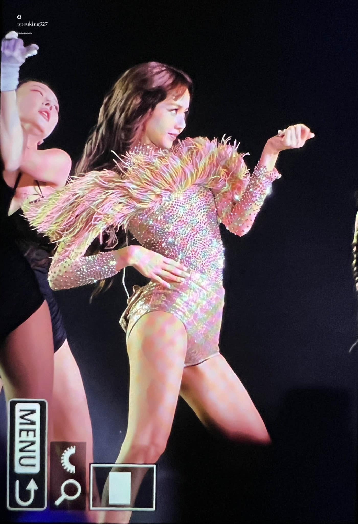 lisa blackpink tiet lo bi quyet giu eo thon dang nuot2 lisa blackpink tiet lo bi quyet giu eo thon dang nuot2
