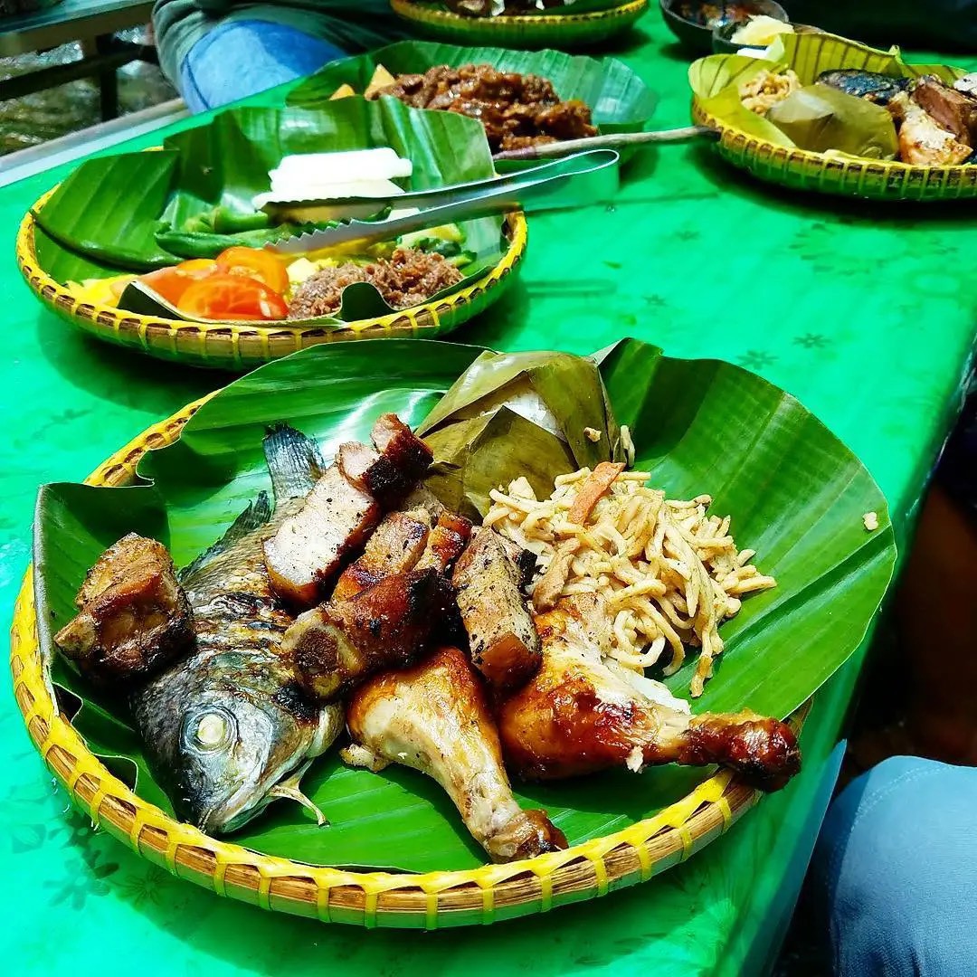 doc dao nha hang nam ngay duoi chan thac thuc khach vua an vua tam3 doc dao nha hang nam ngay duoi chan thac thuc khach vua an vua tam3