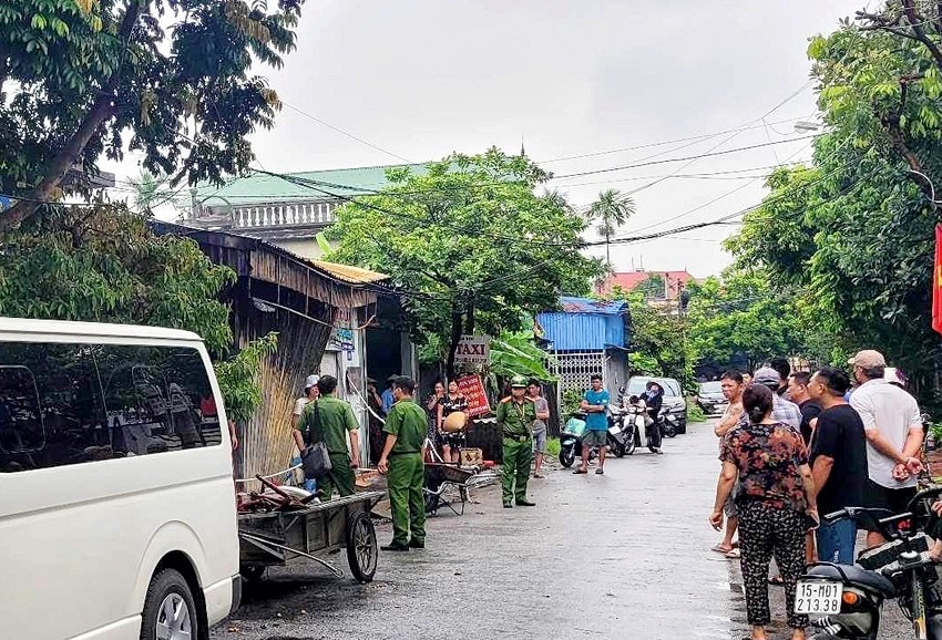 hai phong can nha boc chay luc sang som 7 nguoi trong gia dinh thoat nan hai phong can nha boc chay luc sang som 7 nguoi trong gia dinh thoat nan