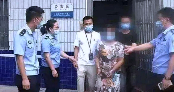 giao vien noi tieng hien lanh bong bi canh sat bat qua khu toi loi lo ra khien ai nay chet lang giao vien noi tieng hien lanh bong bi canh sat bat qua khu toi loi lo ra khien ai nay chet lang