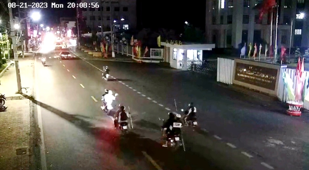 bat 3 doi tuong mang hung khi di giai quyet mau thuan o an giang1 bat 3 doi tuong mang hung khi di giai quyet mau thuan o an giang1