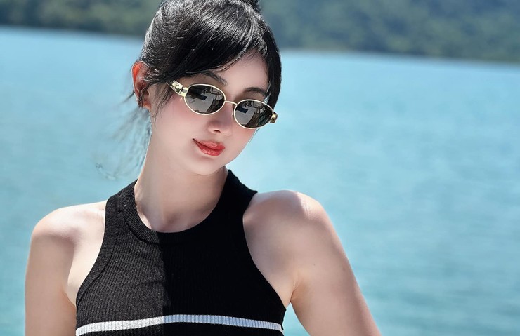 nhan sac ngay cang len huong cua co gai mien tay lay chong ty phu thai lan angela chu10