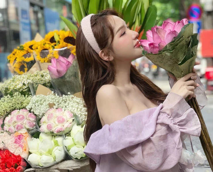 loat nguoi dep showbiz khoe nhan sac mot chin mot muoi tren pho mua thu ha noi8