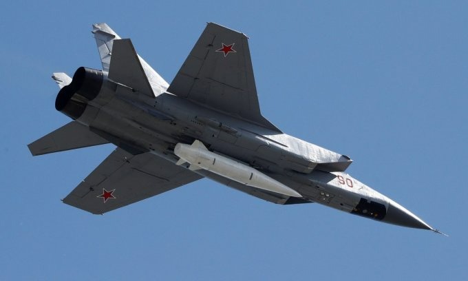 su 34 mang ten lua sieu thanh kinzhal lan dau tien tan cong muc tieu o ukraine1