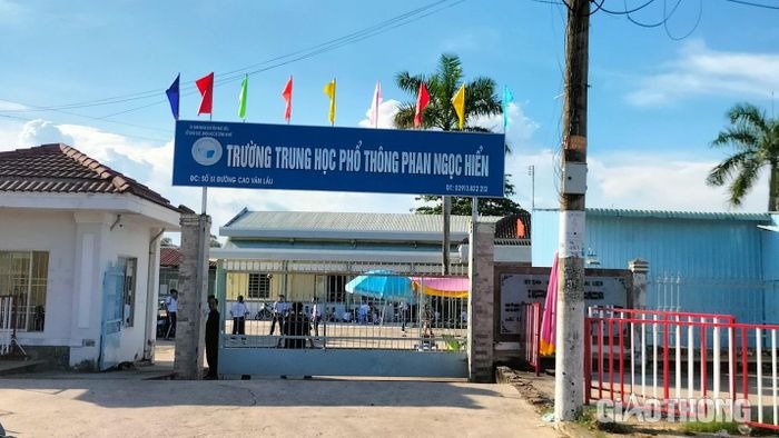 xon xao vu nu sinh bi danh toi tap bang mu bao hiem o bac lieu2 xon xao vu nu sinh bi danh toi tap bang mu bao hiem o bac lieu2