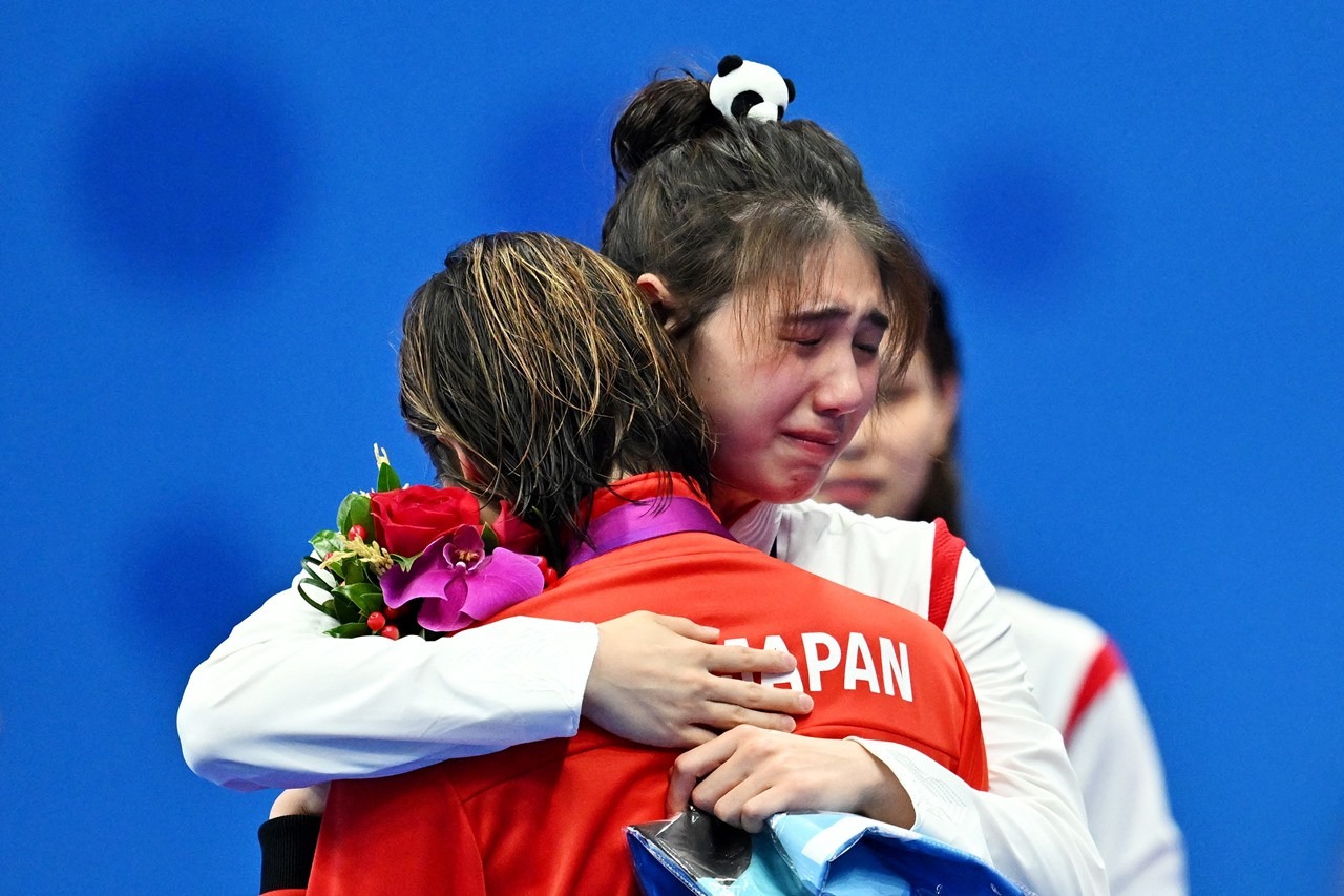 asiad 19 khoanh khac hai nu kinh ngu om nhau khoc va cau chuyen ve tinh ban dep asiad 19 khoanh khac hai nu kinh ngu om nhau khoc va cau chuyen ve tinh ban dep