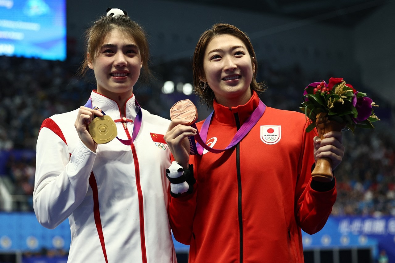asiad 19 khoanh khac hai nu kinh ngu om nhau khoc va cau chuyen ve tinh ban dep2 asiad 19 khoanh khac hai nu kinh ngu om nhau khoc va cau chuyen ve tinh ban dep2