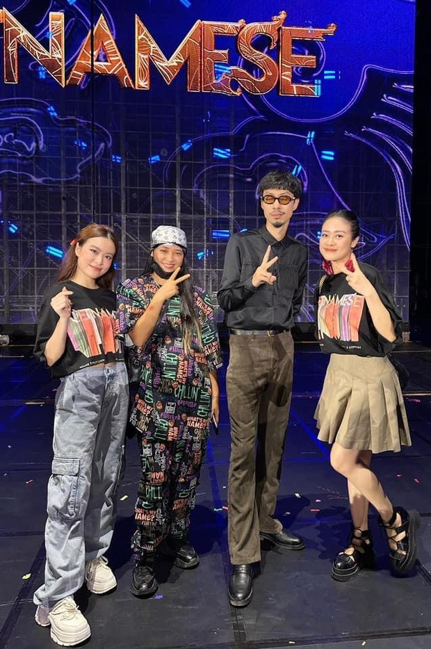 den vau xuat hien trong concert cua hoang thuy linh vao phut chot anh chup hau truong gay chu y1 den vau xuat hien trong concert cua hoang thuy linh vao phut chot anh chup hau truong gay chu y1