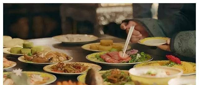 neu khong dung de ban thuong do an thua cua hoang de sau moi lan ngu thien duoc mang di dau1 neu khong dung de ban thuong do an thua cua hoang de sau moi lan ngu thien duoc mang di dau1