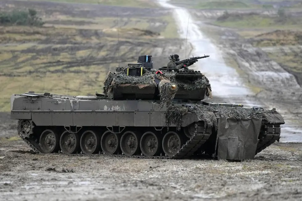 cang thang ukraine nga moi nhat ngay 17102023 xe tang leopard hong tren tien tuyen duoc sua chua o dau cang thang ukraine nga moi nhat ngay 17102023 xe tang leopard hong tren tien tuyen duoc sua chua o dau