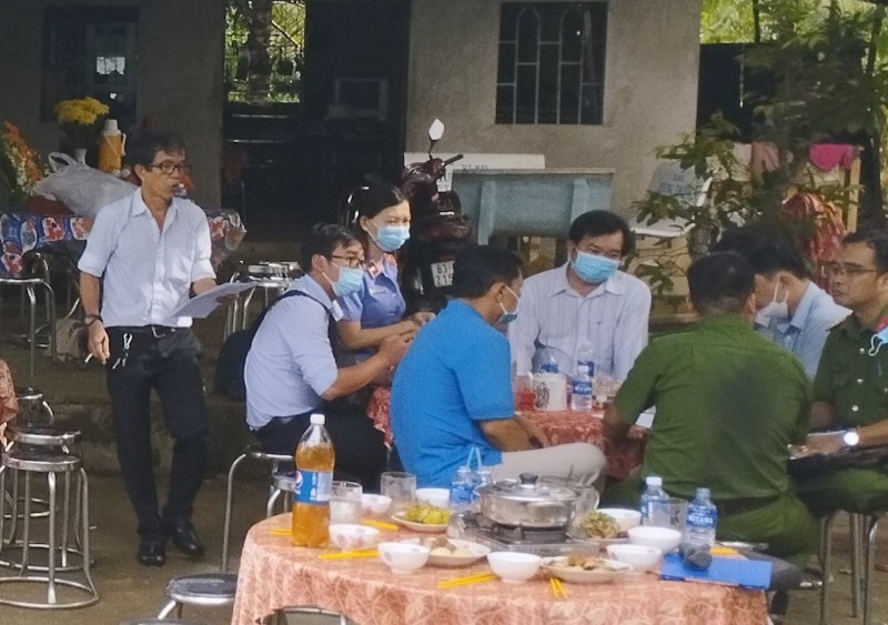 bat khan cap thieu nien 14 tuoi bo thuoc ba cho vao sua khien bo va ba noi tu vong bat khan cap thieu nien 14 tuoi bo thuoc ba cho vao sua khien bo va ba noi tu vong