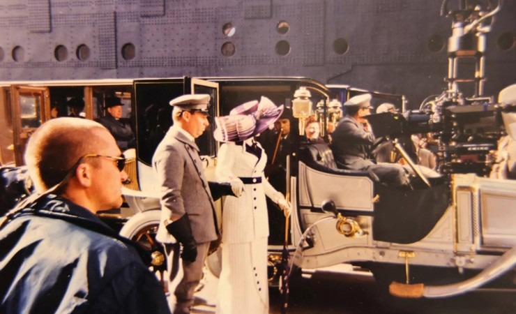loat anh hau truong chua tung cong bo cua bo phim an khach thu 4 moi thoi dai titanic8