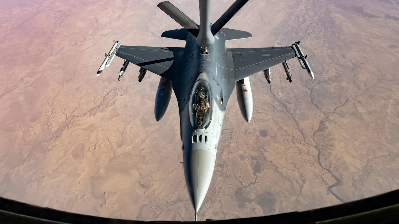 cang thang nga ukraine ngay 2710 my bat dau huan luyen phi cong ukraine lai tiem kich f 16