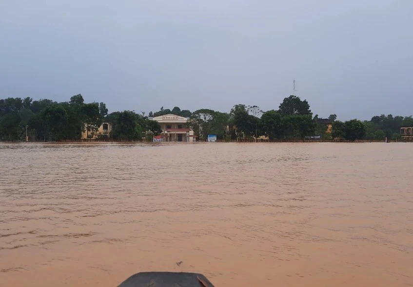 cong an vuot lu dua benh nhan ung thu nguy kich den benh vien dieu tri2