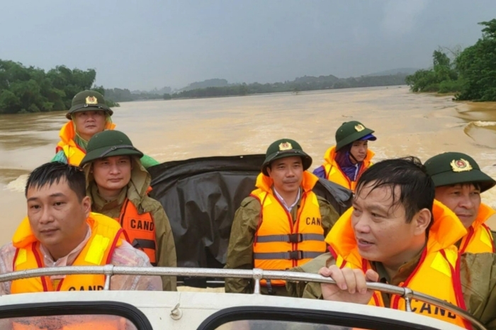 xot xa canh nuoc lu bua vay nguoi mat 3 ngay chua the an tang nhieu tre lam canh mo coi12 xot xa canh nuoc lu bua vay nguoi mat 3 ngay chua the an tang nhieu tre lam canh mo coi12