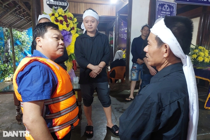 xot xa canh nuoc lu bua vay nguoi mat 3 ngay chua the an tang nhieu tre lam canh mo coi6 xot xa canh nuoc lu bua vay nguoi mat 3 ngay chua the an tang nhieu tre lam canh mo coi6