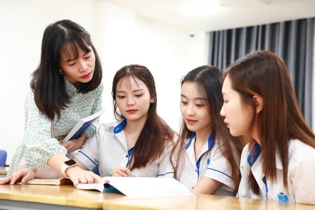 mot truong dai hoc chi gan 20 ty dong de thuong tet nguyen dan 2024 li xi dau nam mot truong dai hoc chi gan 20 ty dong de thuong tet nguyen dan 2024 li xi dau nam